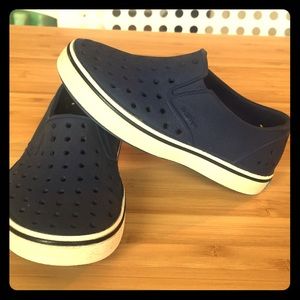 Navy Natives size 8